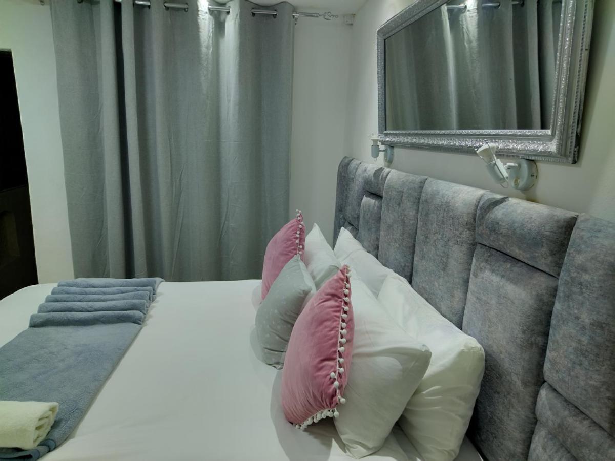 Mavi Guest House Източен Лондон Екстериор снимка