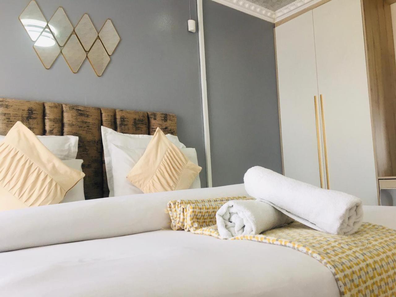 Mavi Guest House Източен Лондон Екстериор снимка