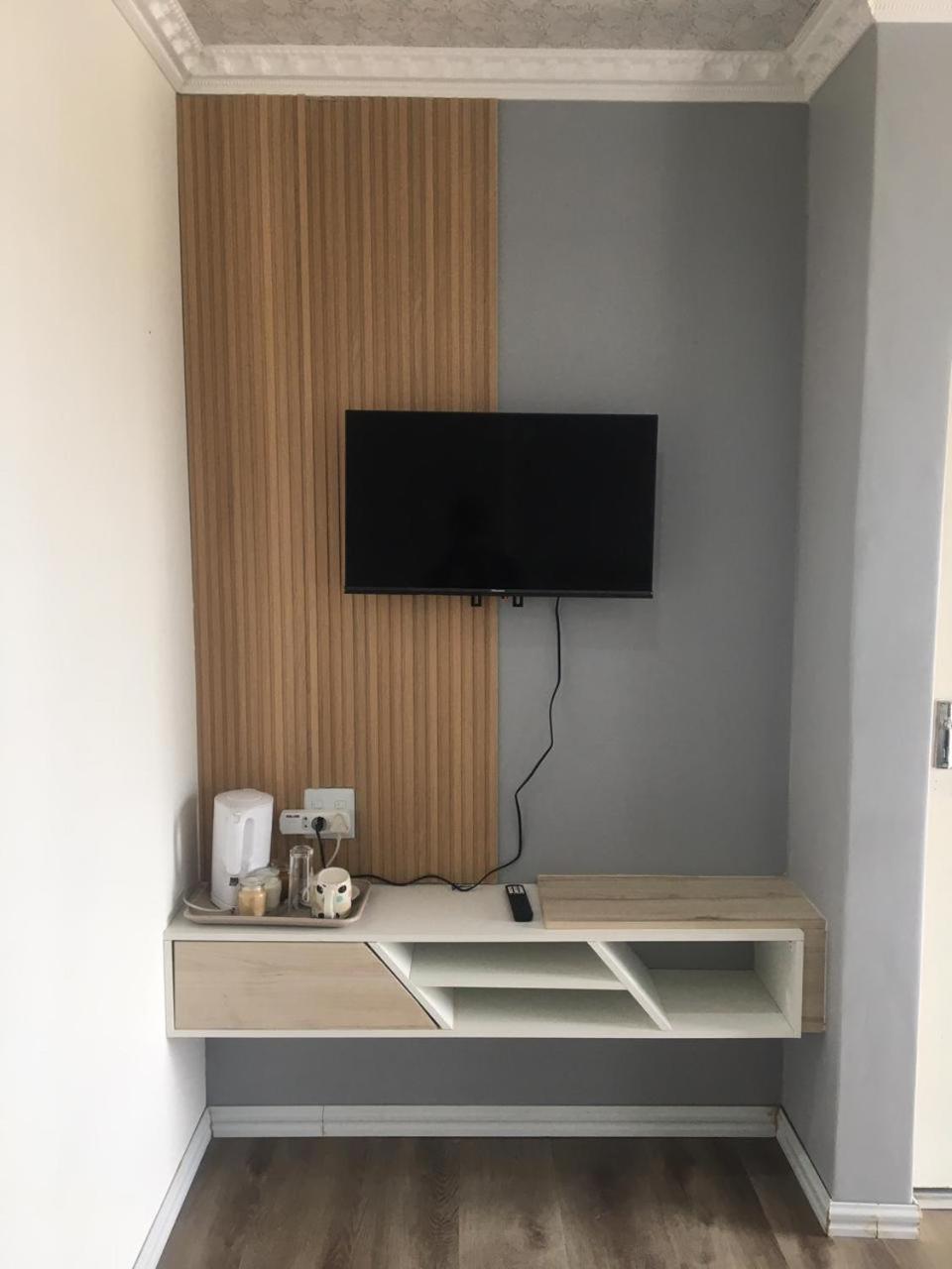 Mavi Guest House Източен Лондон Екстериор снимка
