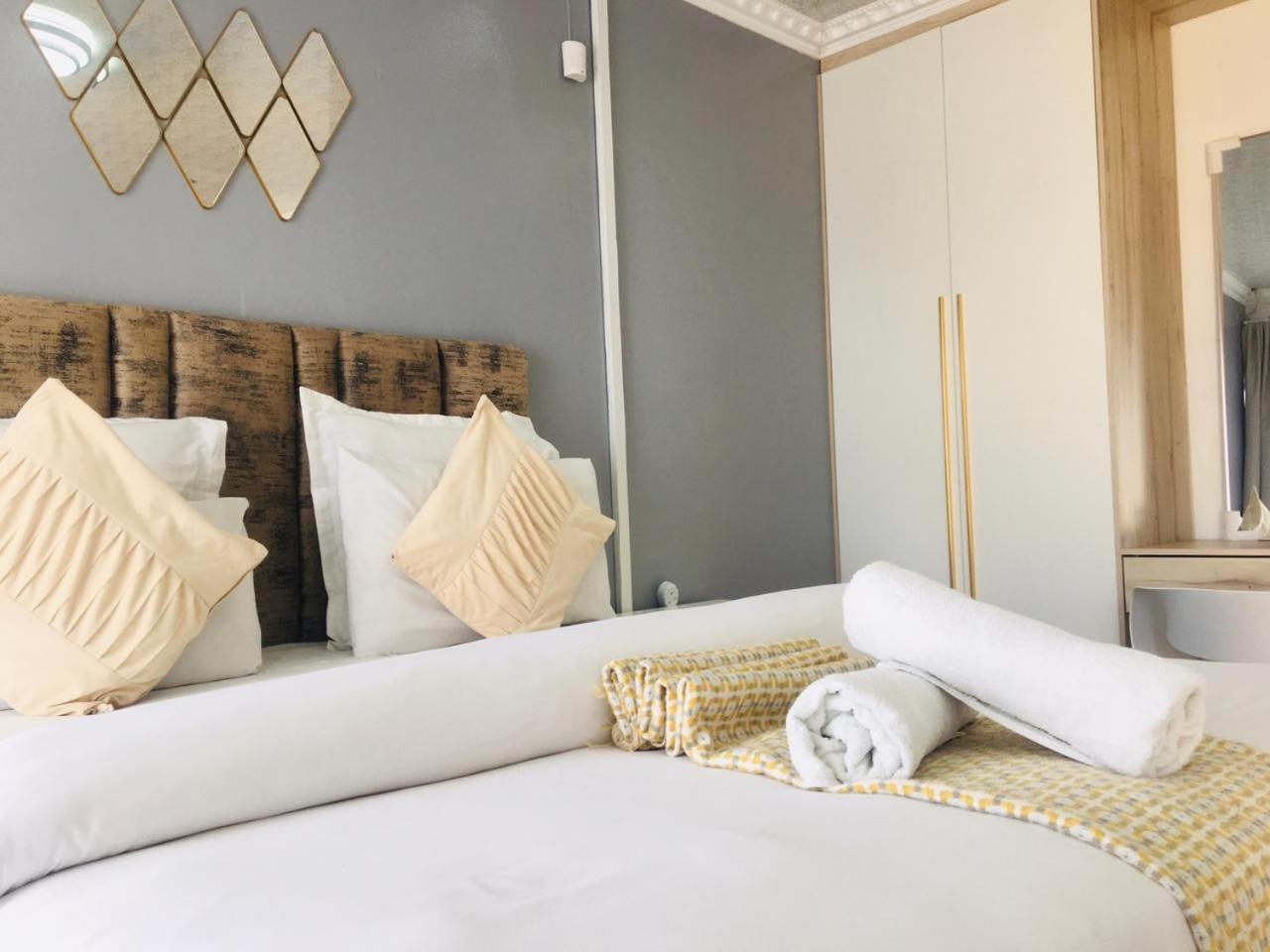 Mavi Guest House Източен Лондон Екстериор снимка