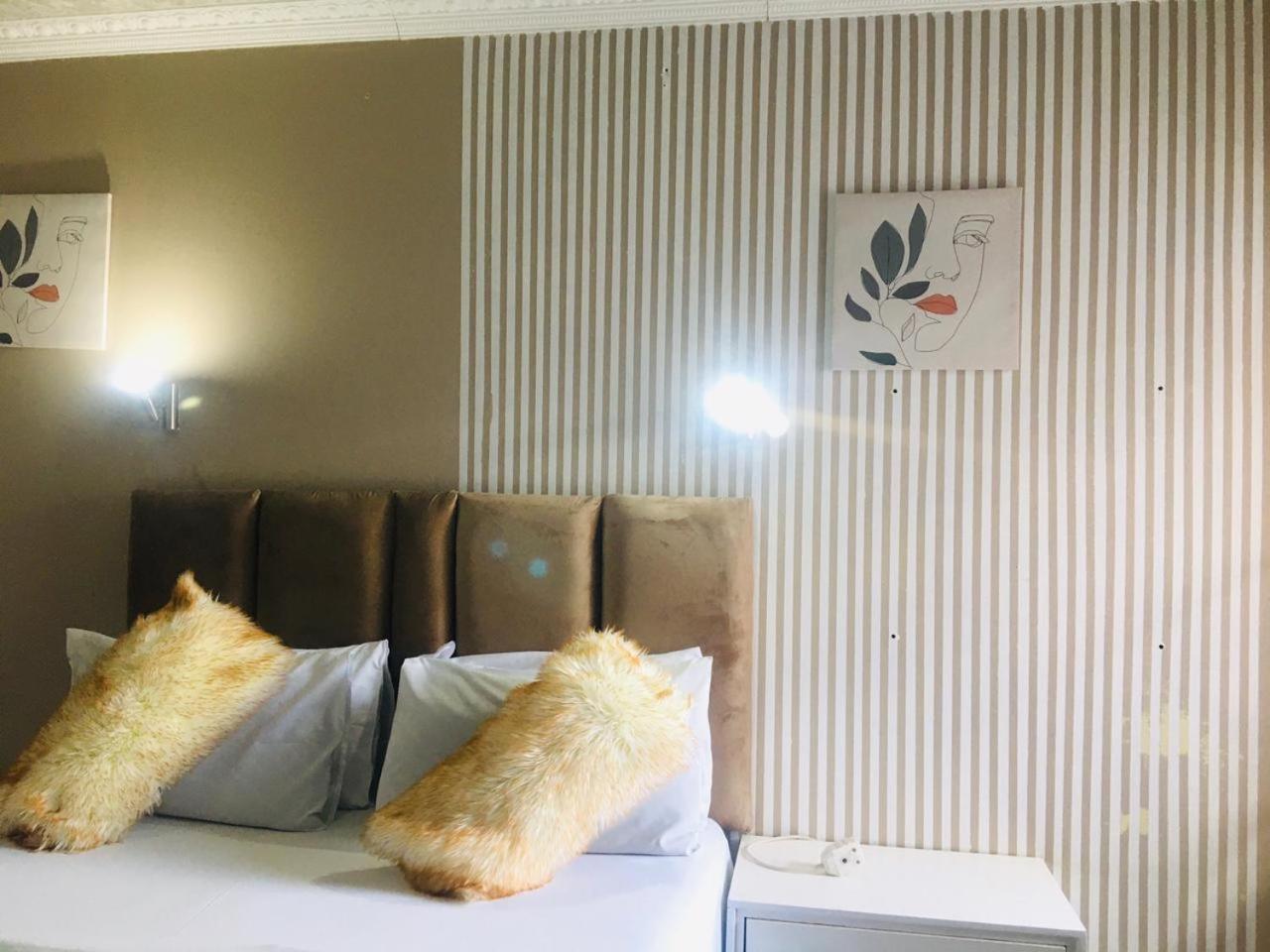 Mavi Guest House Източен Лондон Екстериор снимка